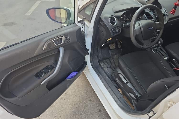 Used Ford Fiesta 2013 Hatchback 1.5L Automatic Fashion Edition
