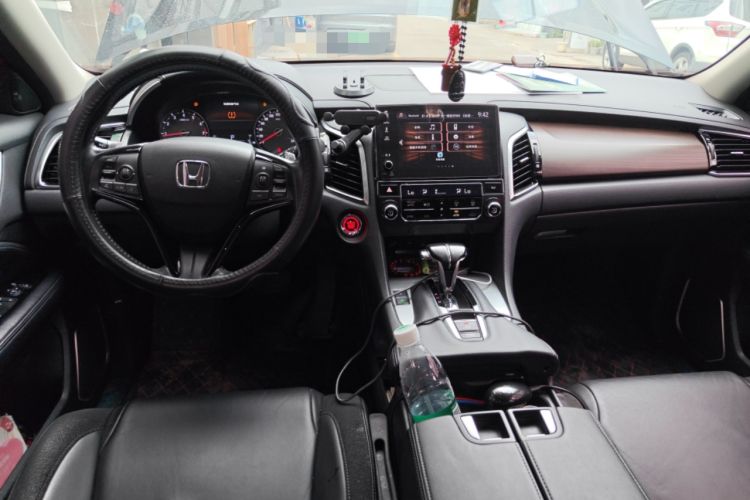 Used Honda Avancier 2017 240TURBO Two-Wheel Drive Comfort Version Center Console