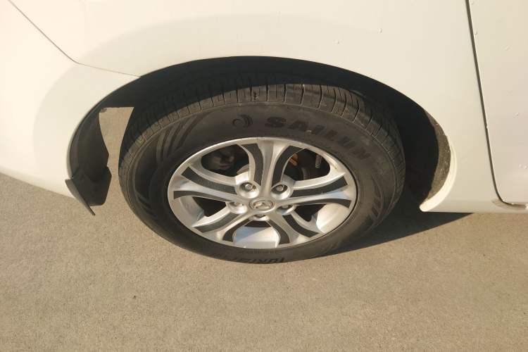 Used Mazda 3 2015 Sedan 1.6L Automatic Comfort Model Right Rear Wheel Hub