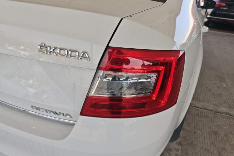 Used Skoda Octavia 2016 1.6L Automatic Smart Drive Edition