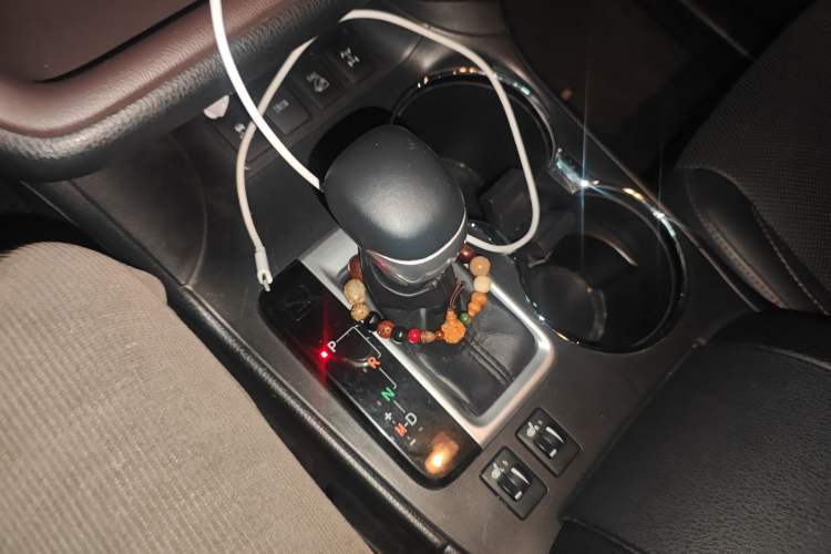 Used Toyota Highlander 2018 2.0T Four-Wheel Drive Luxury Edition 7 Seats China V Emission Standard