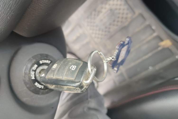 Used JAC T6 2018 2.0T Gasoline Two-Wheel-Drive Luxury Edition Long Wheelbase HFC4GA3-4D