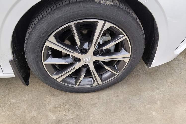 Used Geely Auto Emgrand 2023 4th Generation Champion Edition 1.5L CVT Prestige Model
