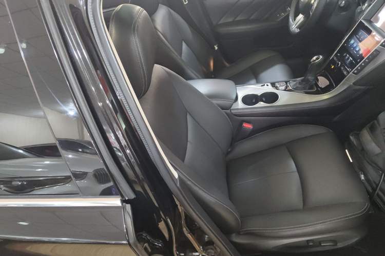 Used Infiniti Q50L 2018 2.0T Enjoyment Edition China V standard Right Front Seat