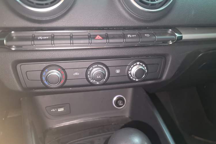 Used Audi A3 2020 Restyled Sportback 35 TFSI Entry-Level China VI Emission Standard