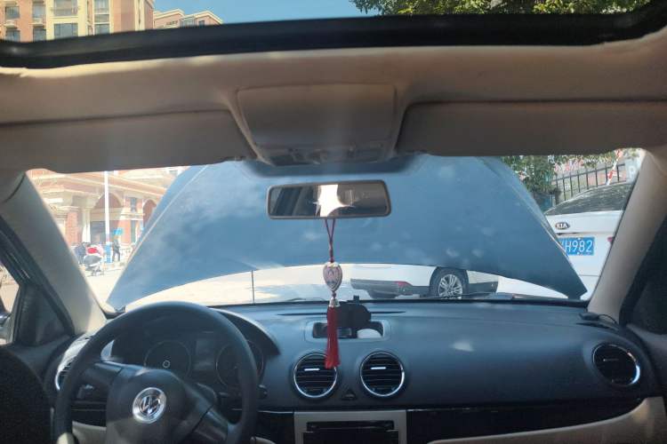 Used Volkswagen Lavida 2011 1.6L Manual - Premium Edition Headliner