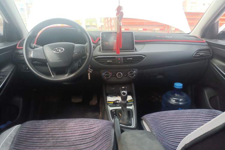Used Hyundai Celesta 2018 1.6L Automatic GL Enjoyment Version China V Standard Center Console