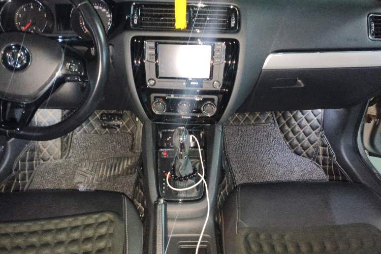 Used Volkswagen Sagitar 2017 230TSI Automatic Comfort Version