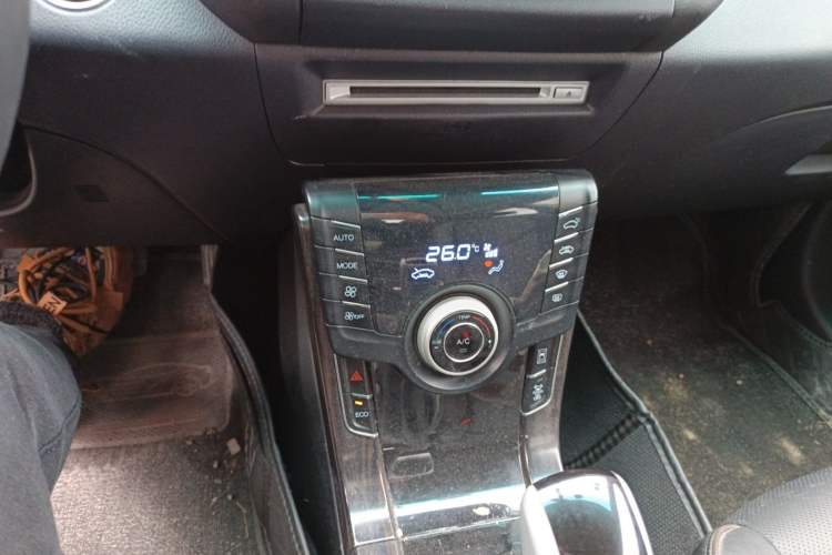 Used Luxgen 5 2015 1.8T Automatic ZhiZun Model
