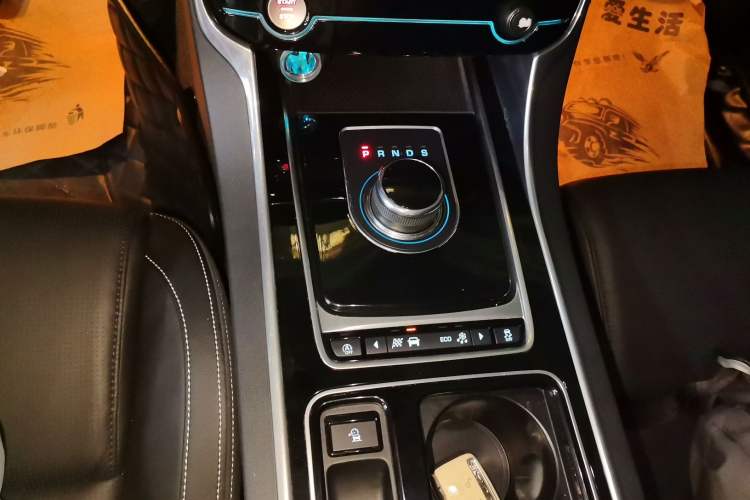 Used Jaguar XE 2017 2.0T 200 PS R-Sport