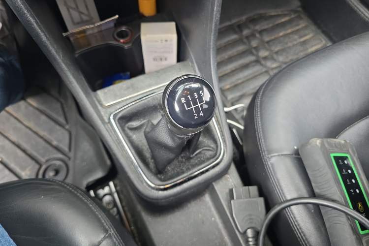 Used Volkswagen Santana 2013 1.6L Manual Comfort Edition