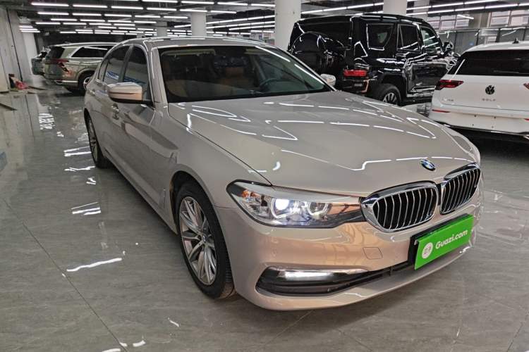 Used BMW 5 Series 2018 528Li Launch Special Edition Front Right 45 Deg