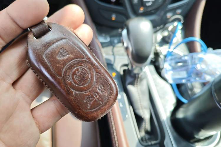 Used Buick Envision 2016 28T Four-Wheel Drive Luxury Model Vehicle Key