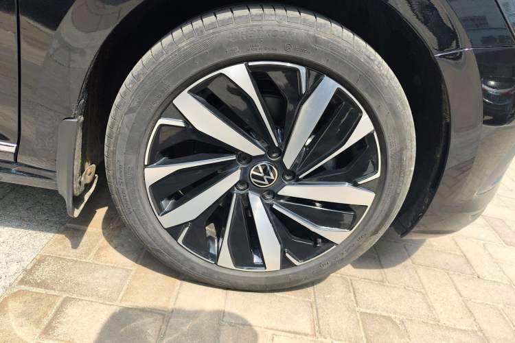 Used Volkswagen Passat 2025 Premium Version 380TSI Dragon Edition Right Front Wheel Hub