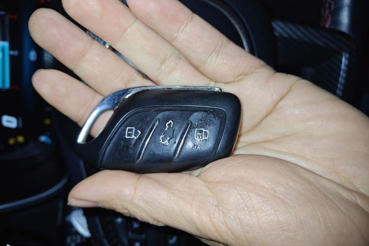 Used MG HS 2018 30T Automatic Two-Wheel Drive Trophy Edition—High-Octane V-Model Interior 1