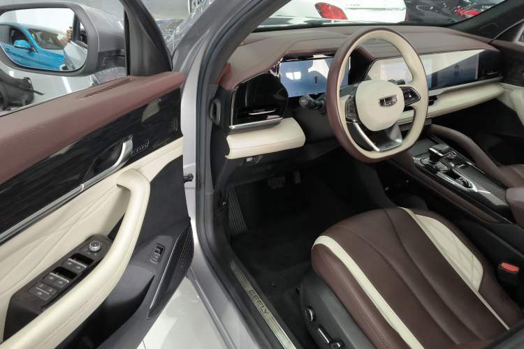 Used Geely Auto Monjaro L 2024 2.0TD High-Power Automatic Two-Wheel Drive Yunqi Version