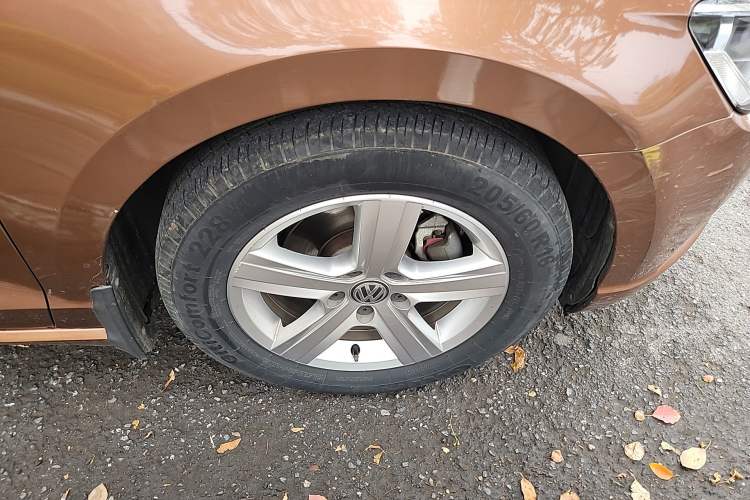 Used Volkswagen Lamando 2015 230TSI DSG Fashion Edition
