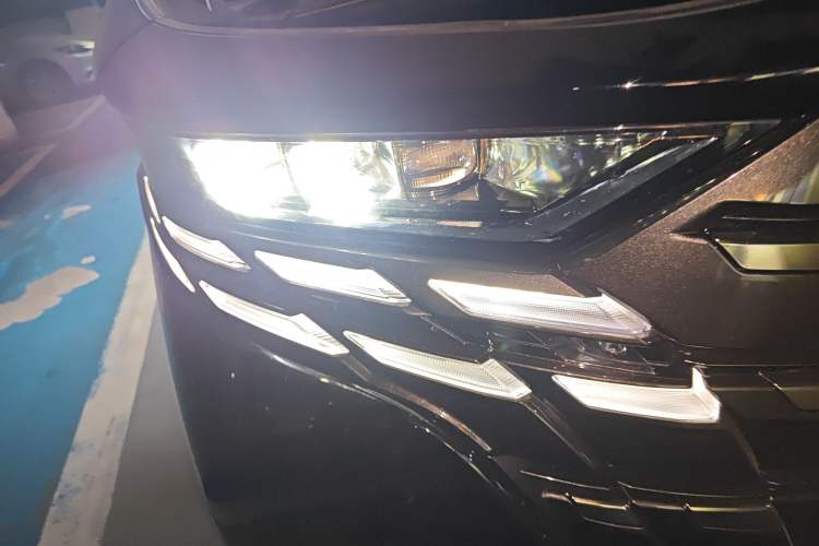 Used Toyota Alphard 2024 Dual-Engine 2.5L Prestige Edition
