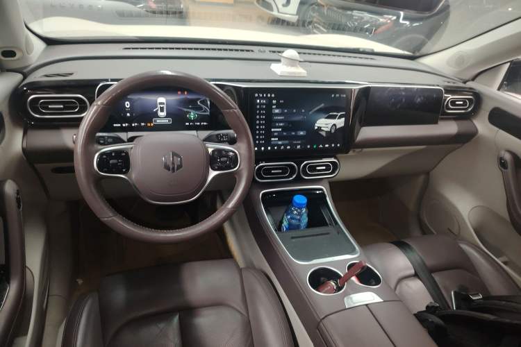 Used Leapmotor C11 2023 Extended-Range 285 Comfort Edition Center Console