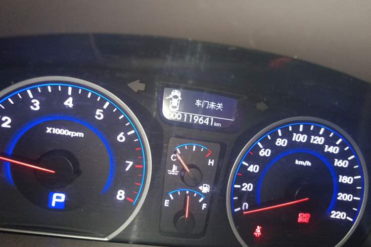 Used Hyundai Celesta 2011 1.6L Automatic Luxury Version