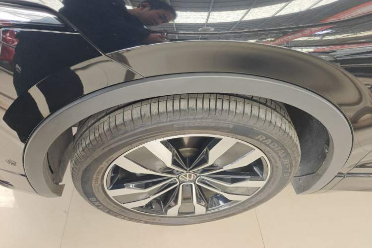 Used Volkswagen Tiguan L 2023 330TSI Automatic Two-Wheel Drive R-Line Enjoyment Edition
