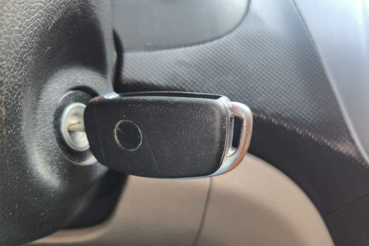 Used Hyundai Verna (older generation) 2014 1.4L Automatic Smart GLS Vehicle Key