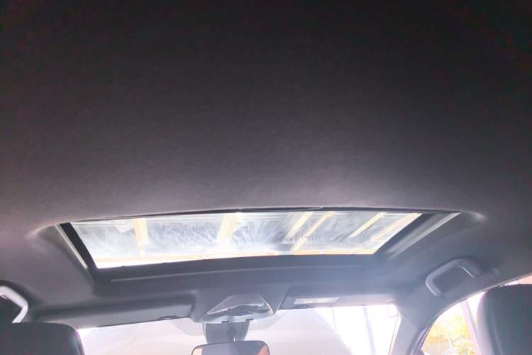 Used Toyota C-HR 2018 2.0L Luxury Sunroof Version China VI Standard
