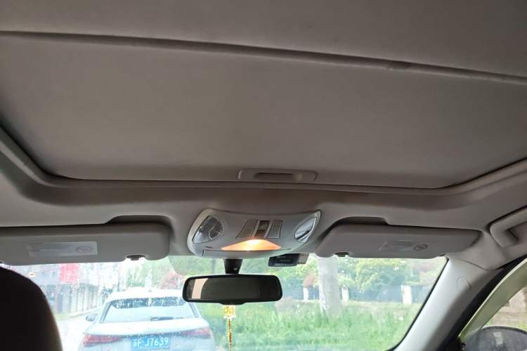 Used GAC Trumpchi GS5 2014 2.0L Automatic Two-Wheel Drive Anniversary Value Edition Headliner