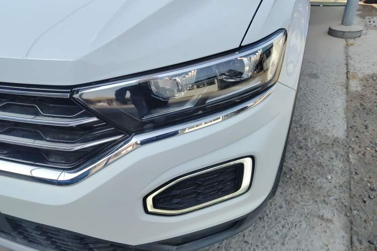 Used Volkswagen T-ROC 2019 230TSI DSG Two-Wheel-Drive Advanced Version China VI Standard
