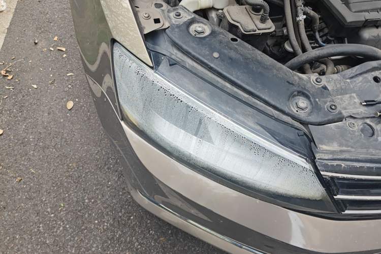 Used Volkswagen Sagitar 2017 230TSI Automatic Comfort Version Right Front Headlight