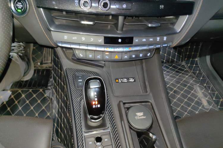 Used Cadillac CT5 2020 28T Platinum Sport Edition Gear Lever