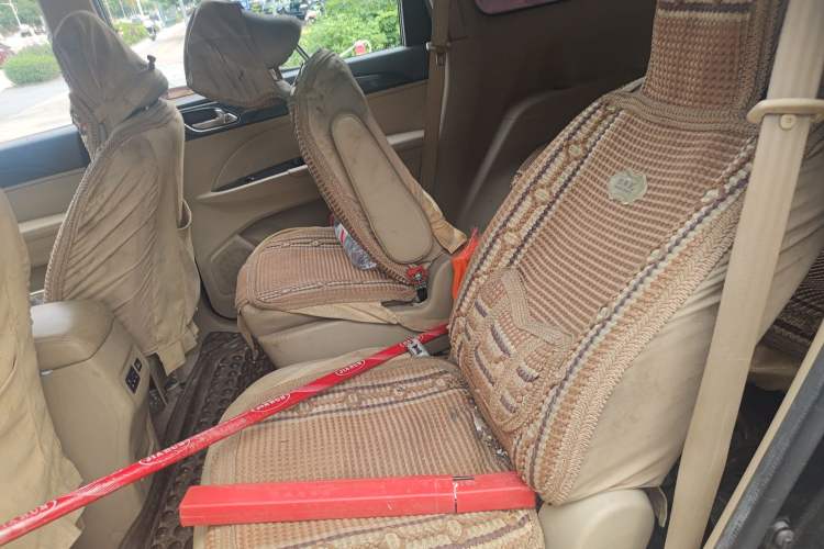 Used Baojun 730 2016 1.5L Manual Comfort Version 7 Seats China V Emission Standard Left Rear Seat