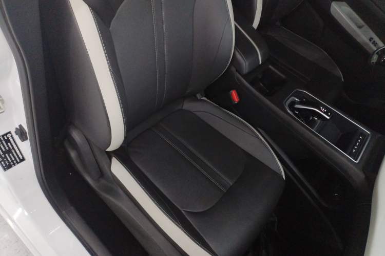 Used Dongfeng Aeolus E70 2023 500 Smart Edition Lithium Iron Phosphate 48.6 kWh 120 kW