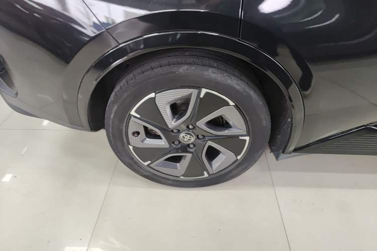 Used Toyota bZ3 2023 517 km Elite PRO Right Rear Wheel Hub