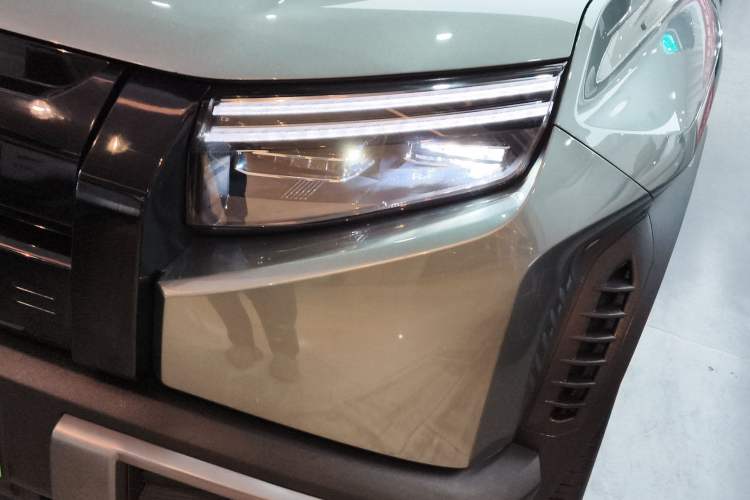 Used Formula Leopard Titanium 3 2025 501KM All-Wheel Drive Intelligent Driving Ultra Version
