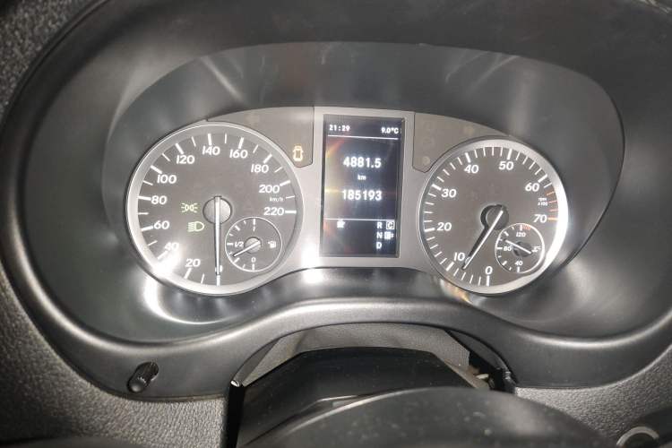 Used Mercedes-Benz Vito 2016 2.0T Business Edition
