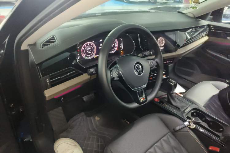 Used Volkswagen Passat 2021 330TSI Luxury Edition