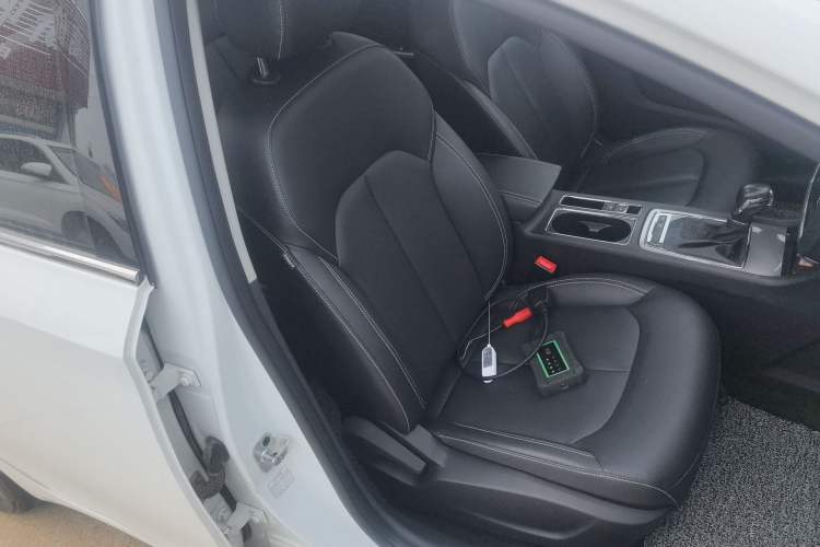 Used Roewe i6 2019 PLUS 20T TST 4G Connected Flagship Superb Edition Right Front Seat