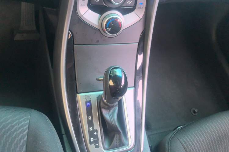 Used Hyundai Elantra (5th Generation / Langdong) 2015 1.6L Automatic Leading Model
