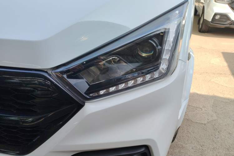 Used JMC Transit 2021 2.8T Space King Standard Version Short Wheelbase Mid-Height Roof 6-Seater Diesel Euro VI JX493