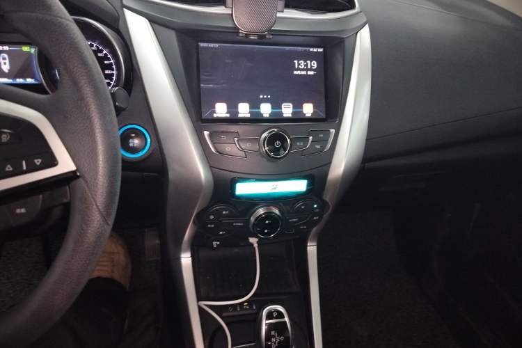 Used BYD Yuan New Energy 2018 EV360 Smart Connect Cool Edition Audio And AC Panel