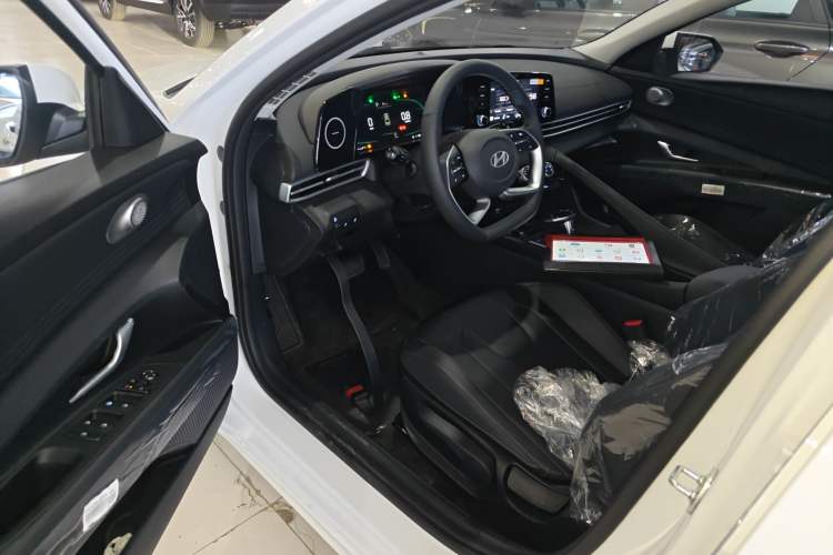 Used Hyundai Elantra 2023 1.5L CVT GLX Elite Edition
