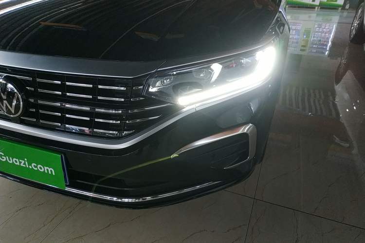 Used Volkswagen Passat 2024 380TSI Dragon Edition Left Front Headlight