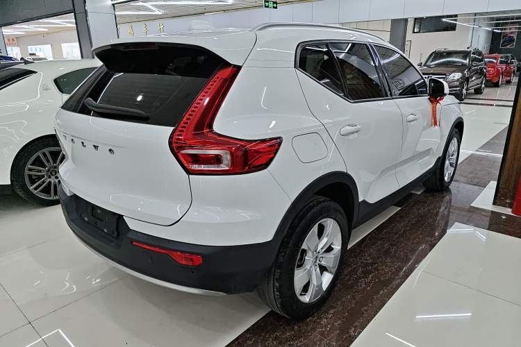 Used Volvo XC40 2020 T3 Smart & Stylish Edition Rear Right 45 Deg