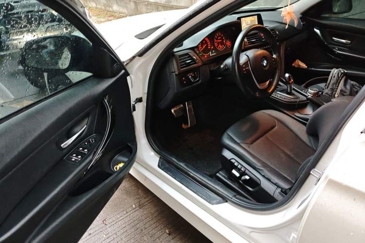 Used BMW 3 Series 2016 320i Fashion Model