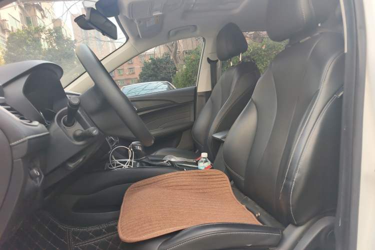 Used Roewe i5 2020 1.5L Automatic 4G Connect Luxury Flagship Edition
