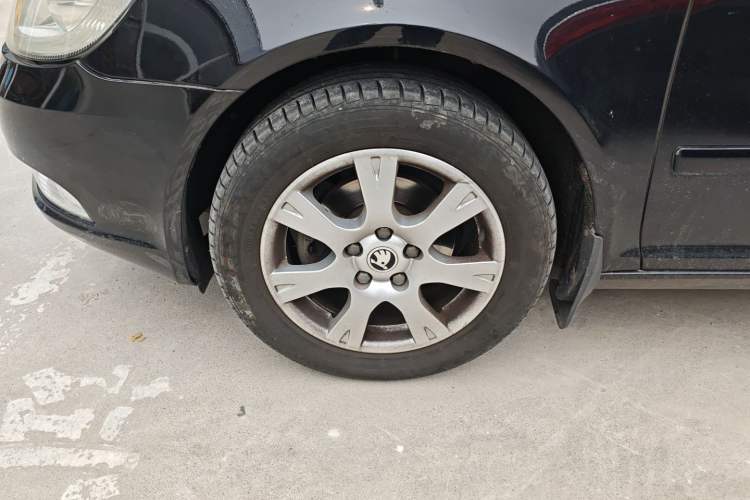 Used Skoda Octavia 2015 Classic Model 1.6L Manual Eado Version
