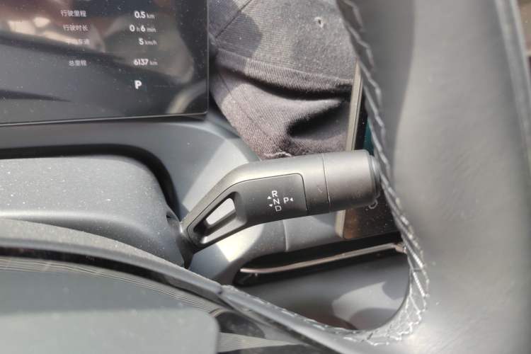 Used Geely Galaxy Xingjian 7 EM-i 2026 Model 135km Leading Edition Gear Lever