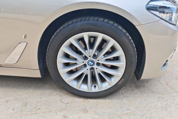 Used BMW 5 Series New Energy 2019 530Le Luxury Package Right Front Wheel Hub