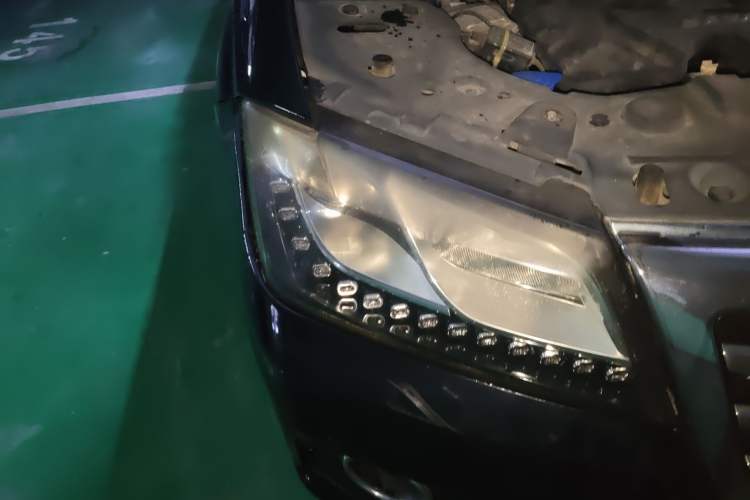 Used Haval H2 2016 Red-Label 1.5T Automatic Two-Wheel Drive Luxury Model Right Front Headlight